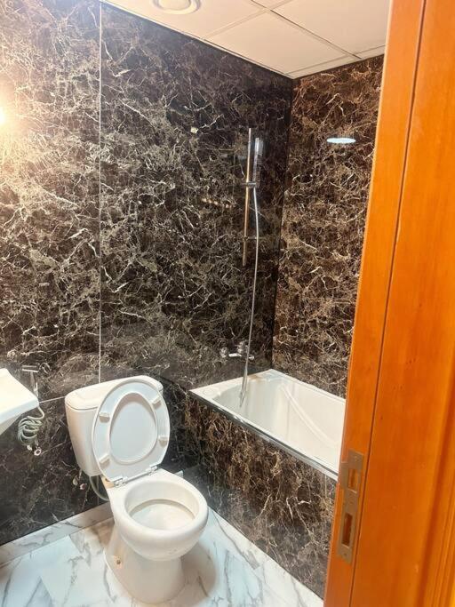 Luxe 1 Bedroom Near Dmcc Metro & Jbr