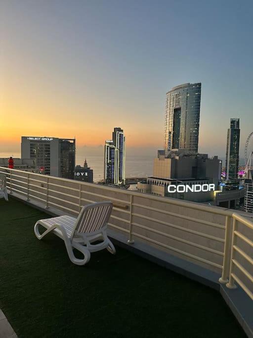 Luxe 1 Bedroom Near Dmcc Metro & Jbr Apartment