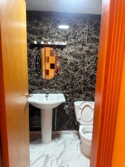 Luxe 1 Bedroom Near Dmcc Metro & Jbr Apartment *
