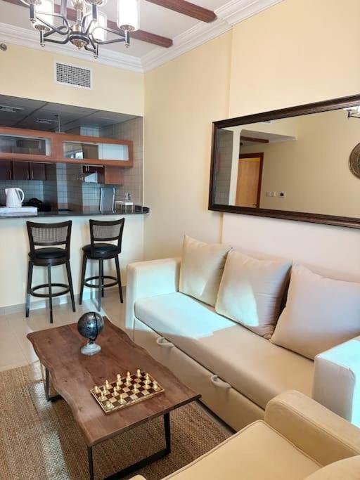 Luxe 1 Bedroom Near Dmcc Metro & Jbr