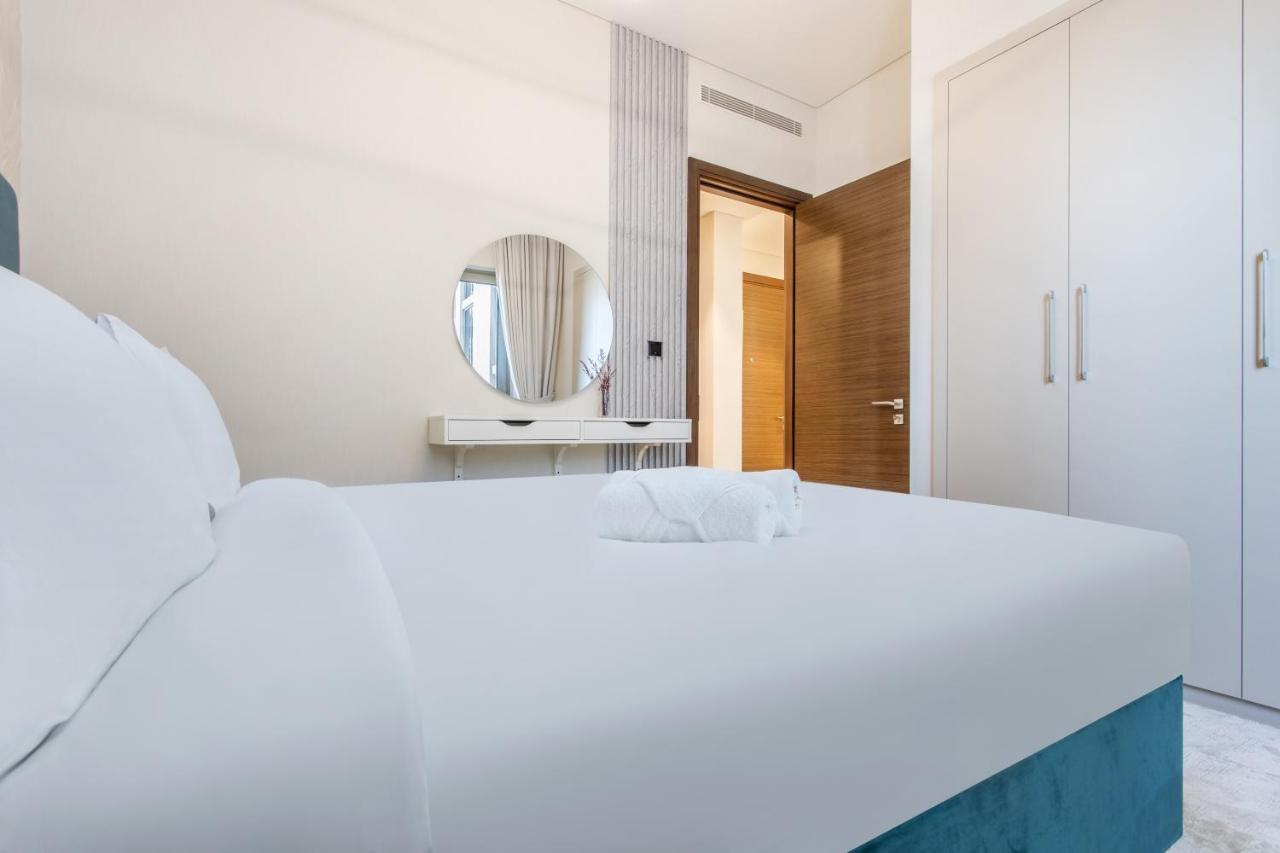 By Latinem Luxury 1br Cvr B1701 Near Burj Khalifa Dubai