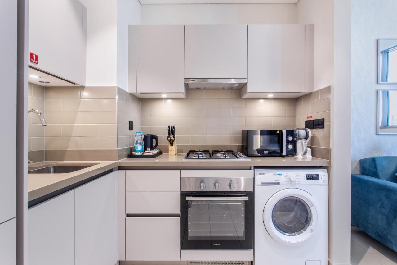 By Latinem Luxury 1br Cvr B1701 Near Burj Khalifa Apartment