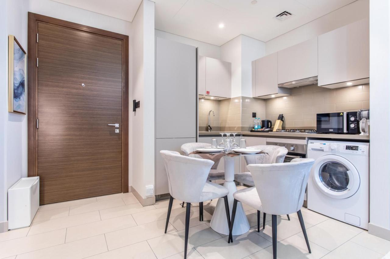 By Latinem Luxury 1br Cvr B1701 Near Burj Khalifa Apartment Dubai