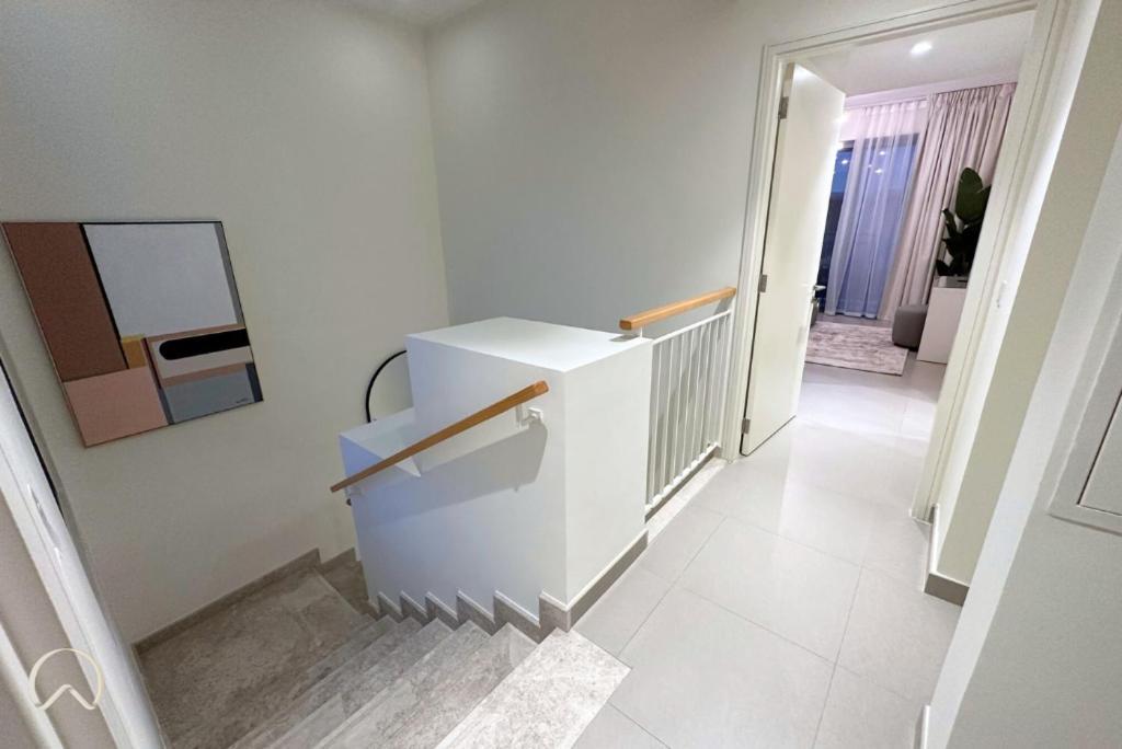 Villa Oraya - Suburban Serenity At Spacious 4br In Maple 2 *