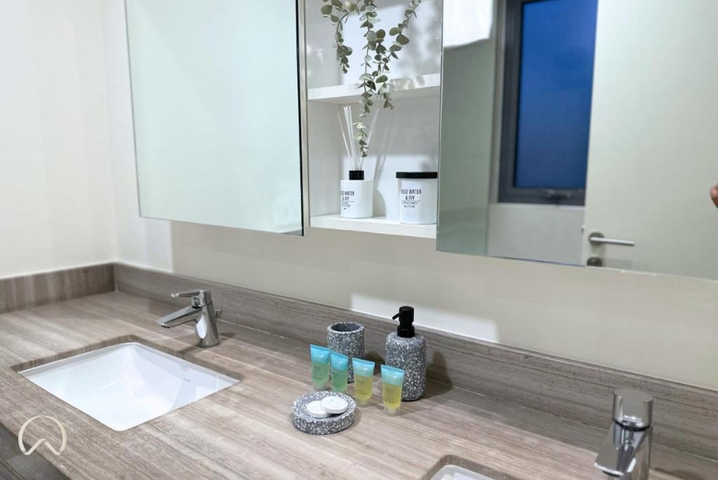 Oraya - Suburban Serenity At Spacious 4br In Maple 2 * Dubai