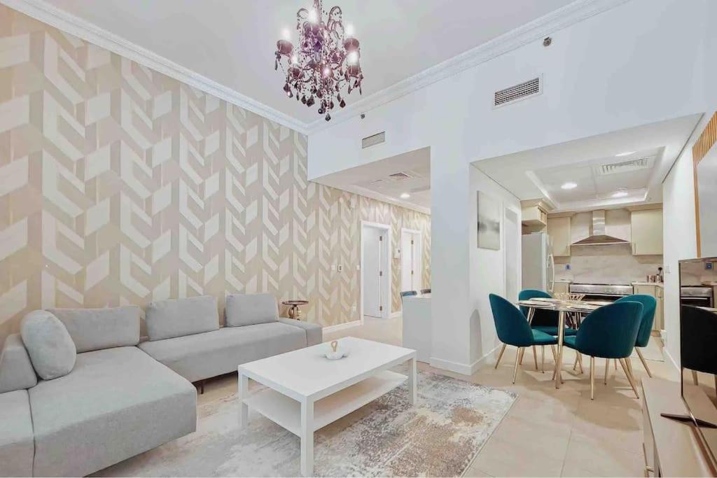Tranquil Park Retreat At Palm Jumeirah Mall With Exclusive Club! Dubai