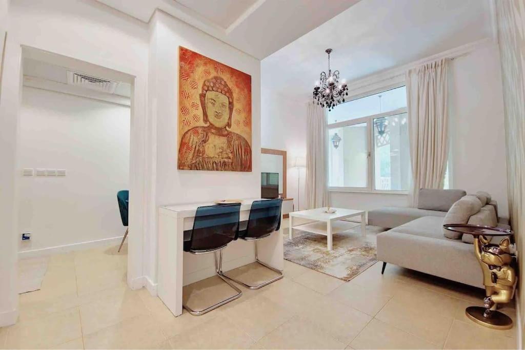 Tranquil Park Retreat At Palm Jumeirah Mall With Exclusive Club! * Dubai