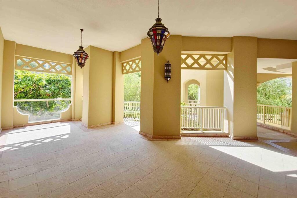 Tranquil Park Retreat At Palm Jumeirah Mall With Exclusive Club! Dubai