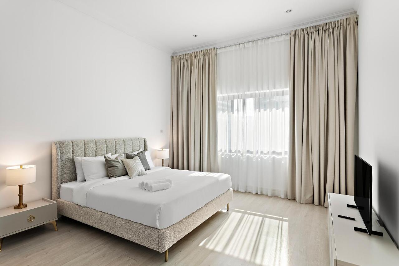 Luxury 4br Townhouse Palm Jumeirah Apartment *
