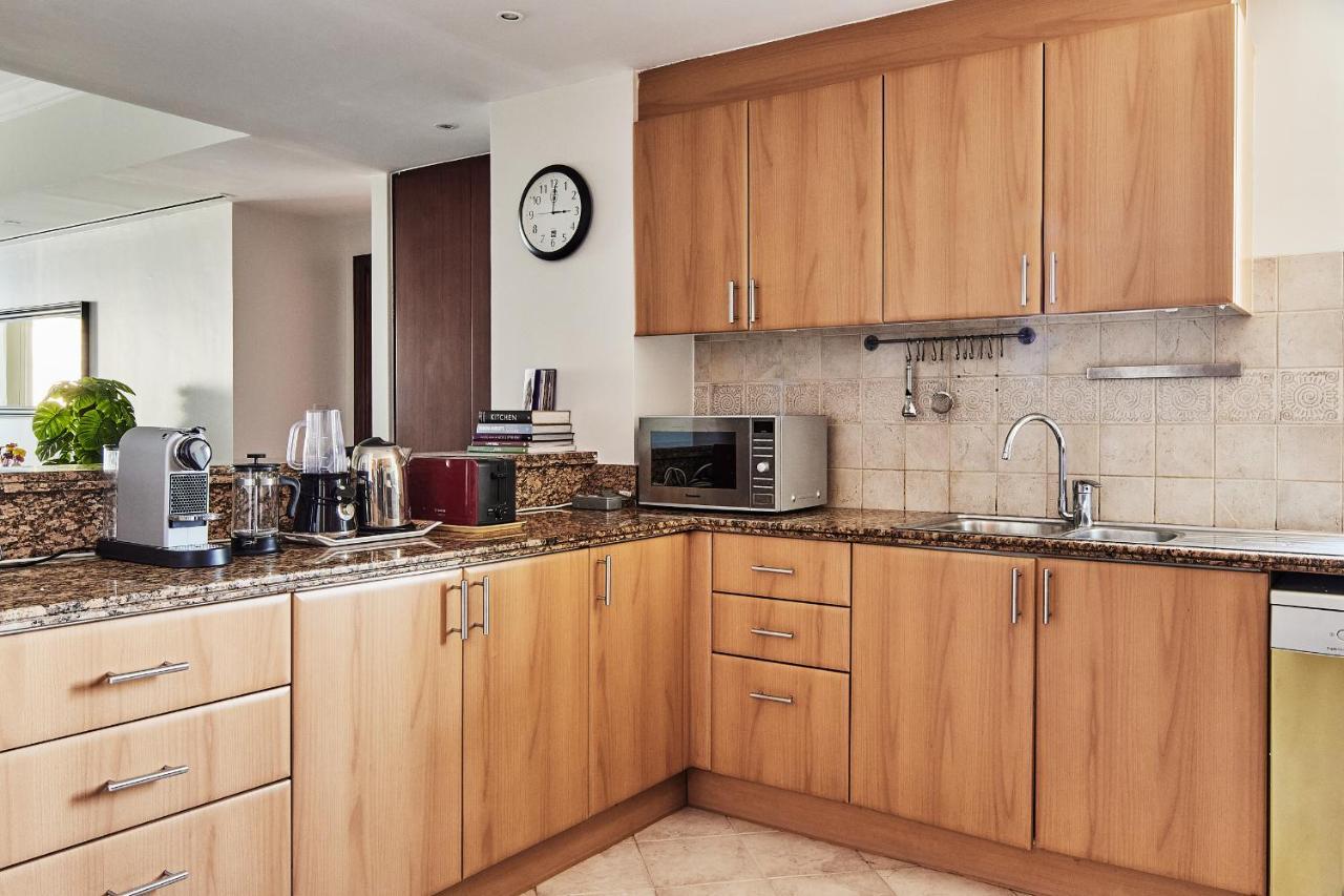 Luxury Marina Views On Marina Walk Waterfront 3 Bed Property
