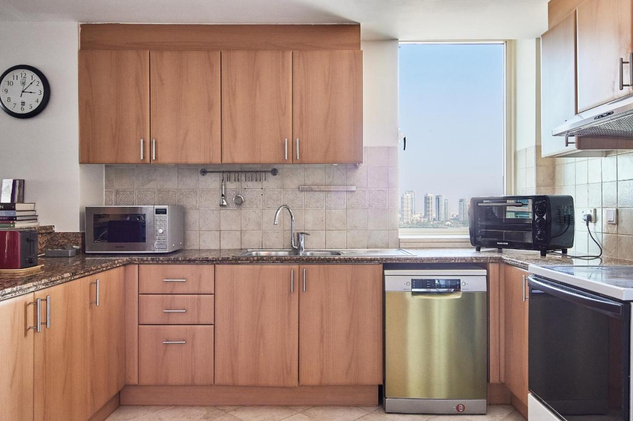 Apartment Luxury Marina Views On Marina Walk Waterfront 3 Bed Property *