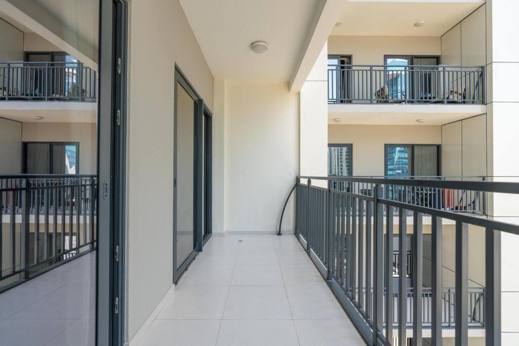 The View 1 Bedroom * Dubai