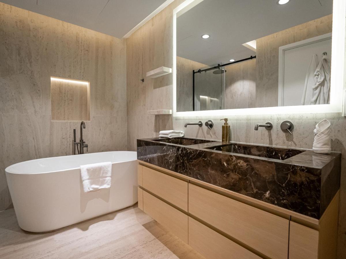 Daniels Sea View 2br In Oceana The Palm Jumeirah Dubai