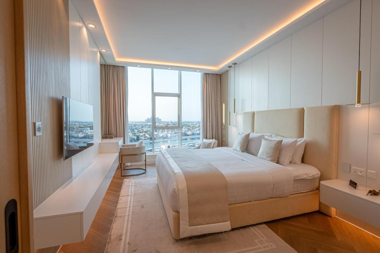 Apartment Daniels Sea View 2br In Oceana The Palm Jumeirah Dubai