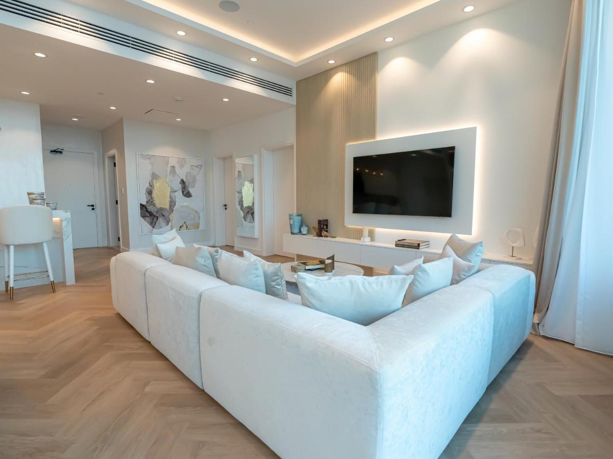 Apartment Daniels Sea View 2br In Oceana The Palm Jumeirah *