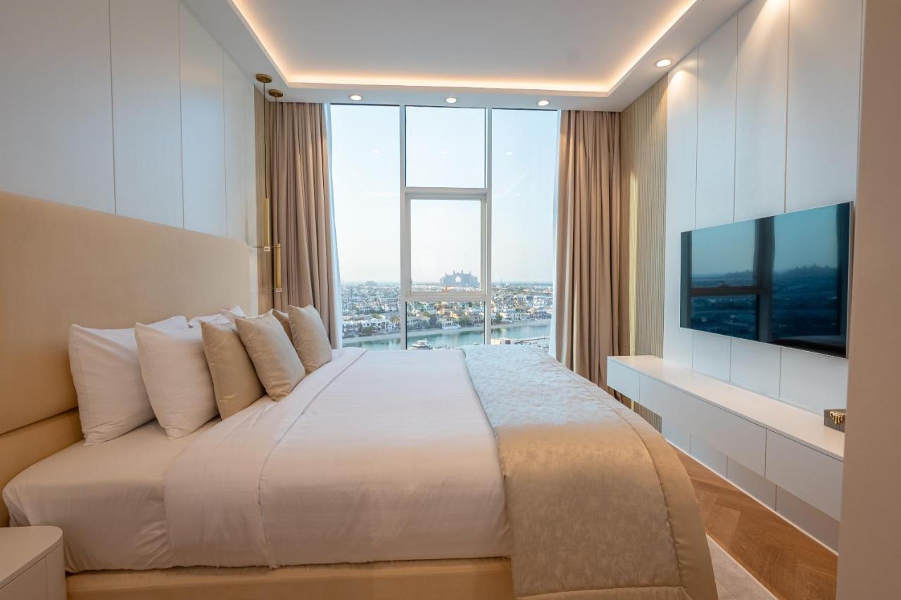 Daniels Sea View 2br In Oceana The Palm Jumeirah Apartment *