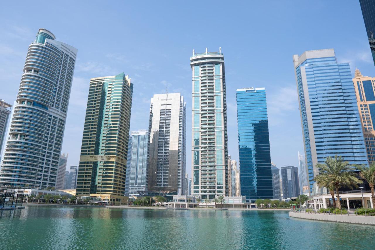 Veluxa - Stylish 2 Bed With View Apartment
