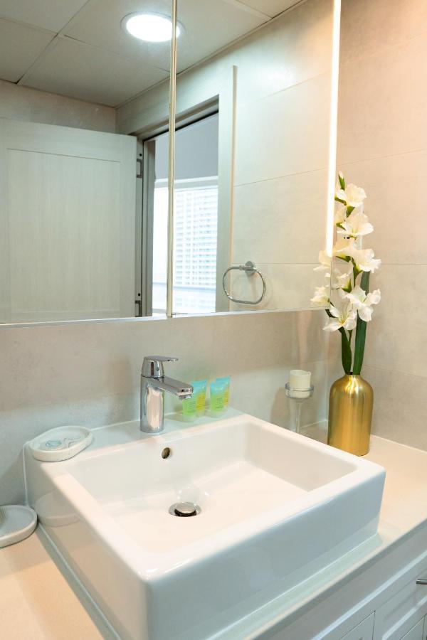 Veluxa - Stylish 2 Bed With View * Dubai
