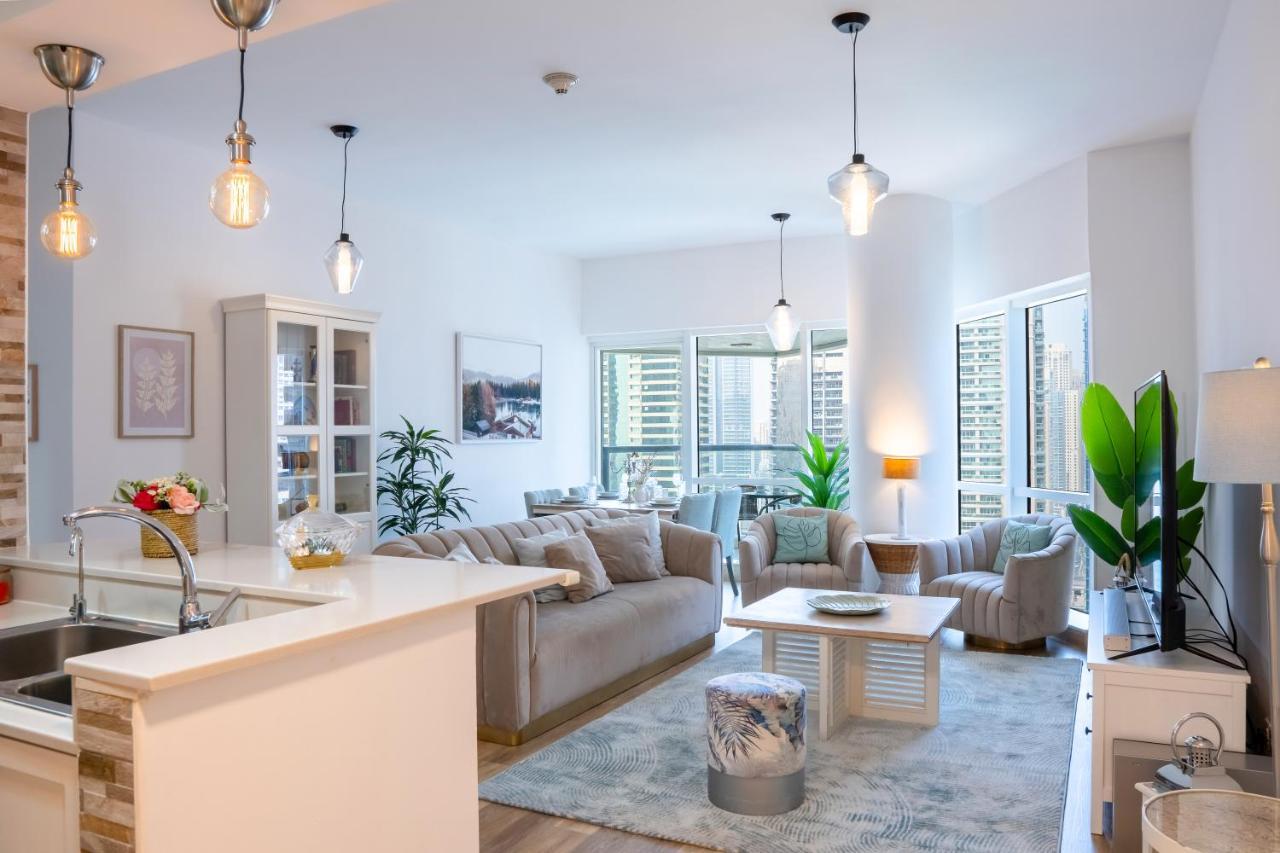 Veluxa - Stylish 2 Bed With View *