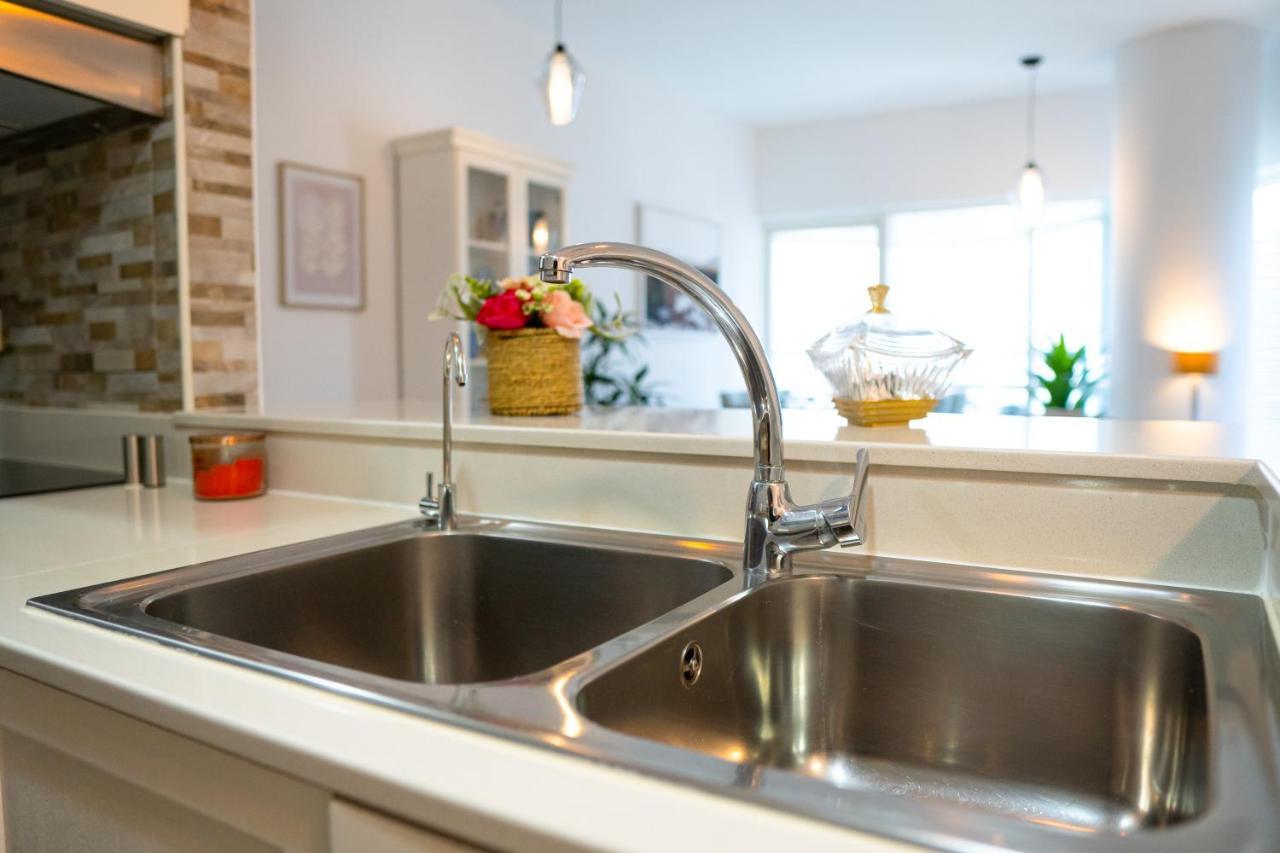Apartment Veluxa - Stylish 2 Bed With View *