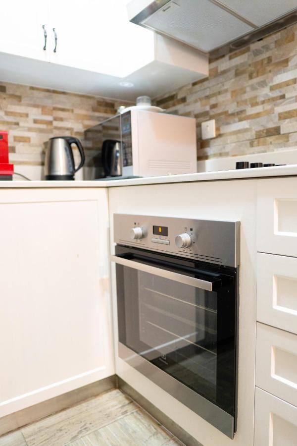 Veluxa - Stylish 2 Bed With View