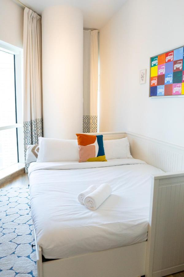 Veluxa - Stylish 2 Bed With View Apartment *