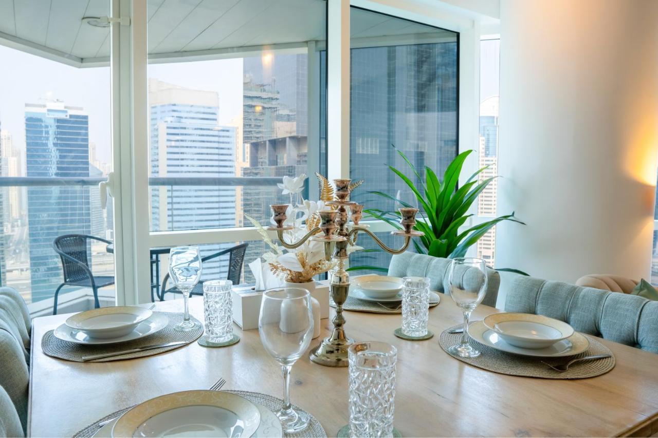 Veluxa - Stylish 2 Bed With View Apartment *