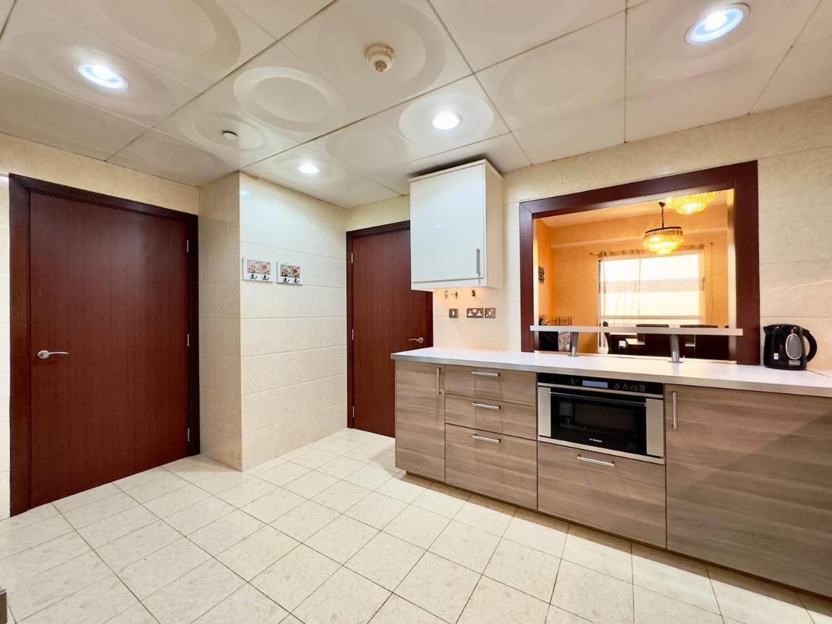Hostel Ar Holiday Jbr 2 *