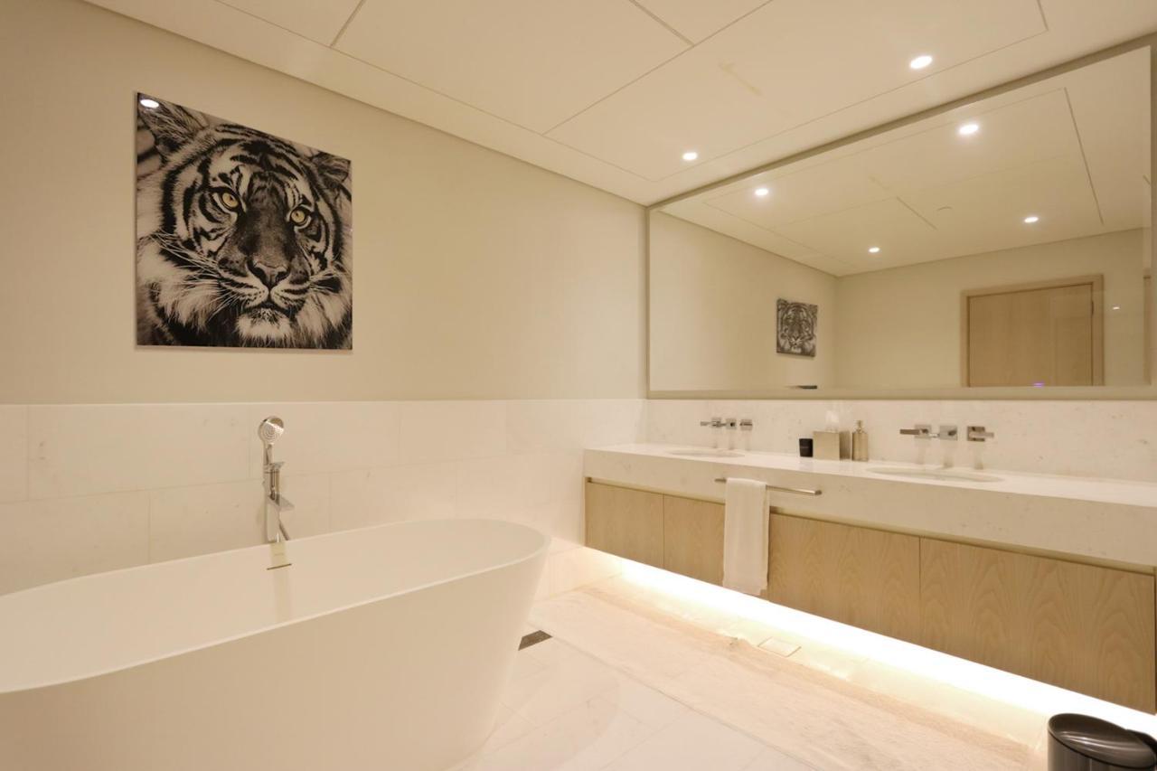 Livbnb - 1br W/ Sea View In Palm Tower Apartment Dubai