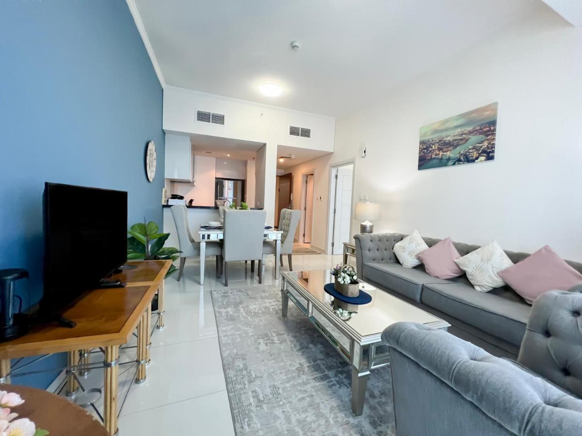 Luton -sea View -damac Heights, Marina -90ab2 Apartment