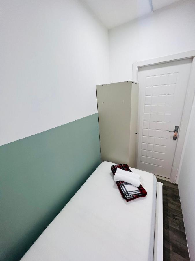 Flexible Small Partition Near Moe * Dubai
