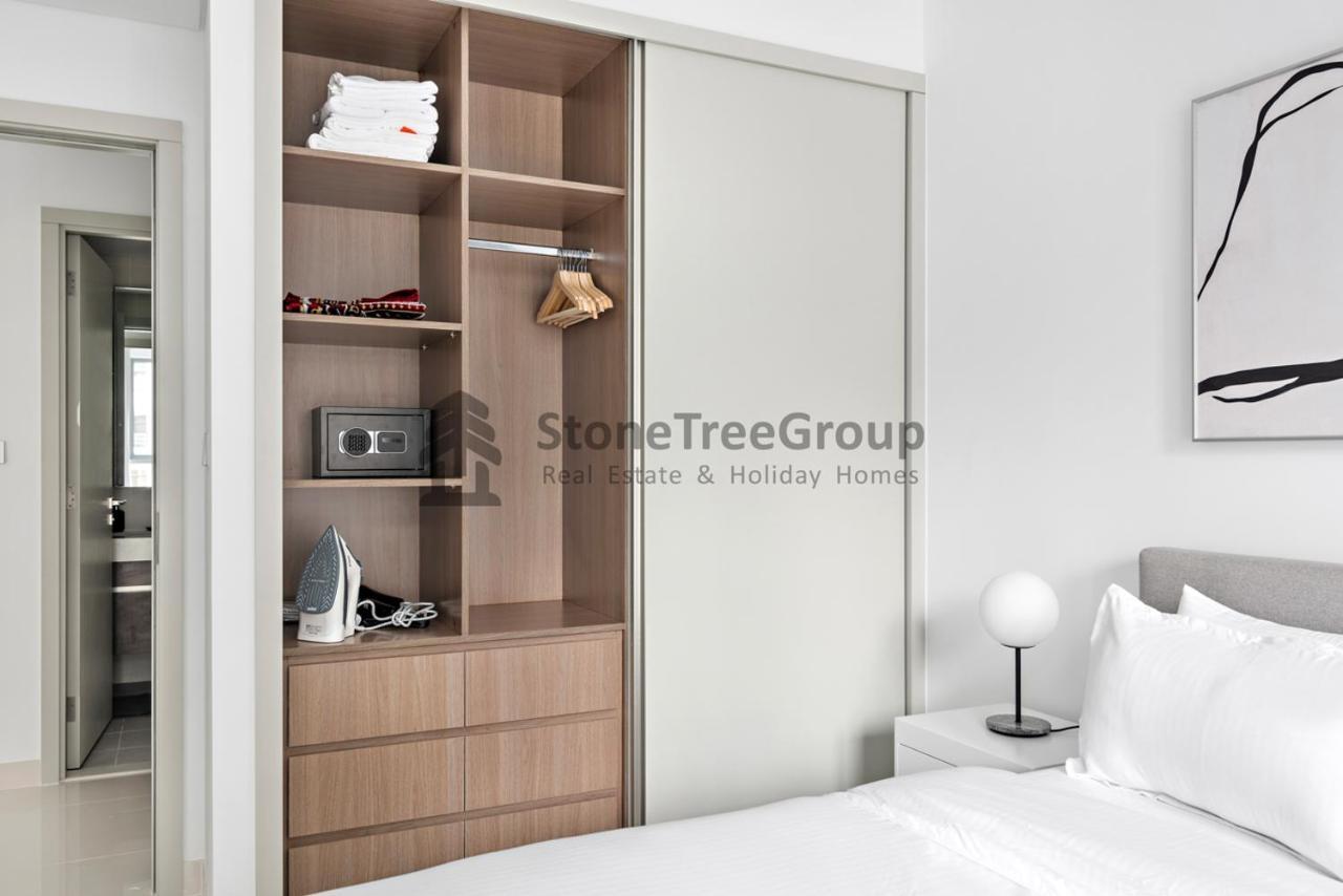 Stonetree - Private With High Class Building Facilities Apartment *