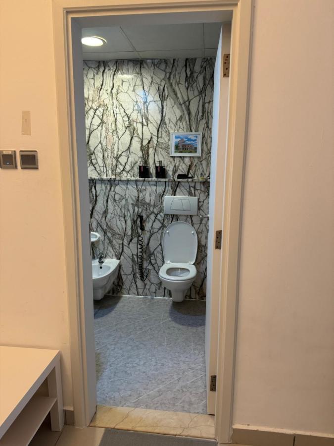 Apartment 1 Bedroom With Marina & Seaview *