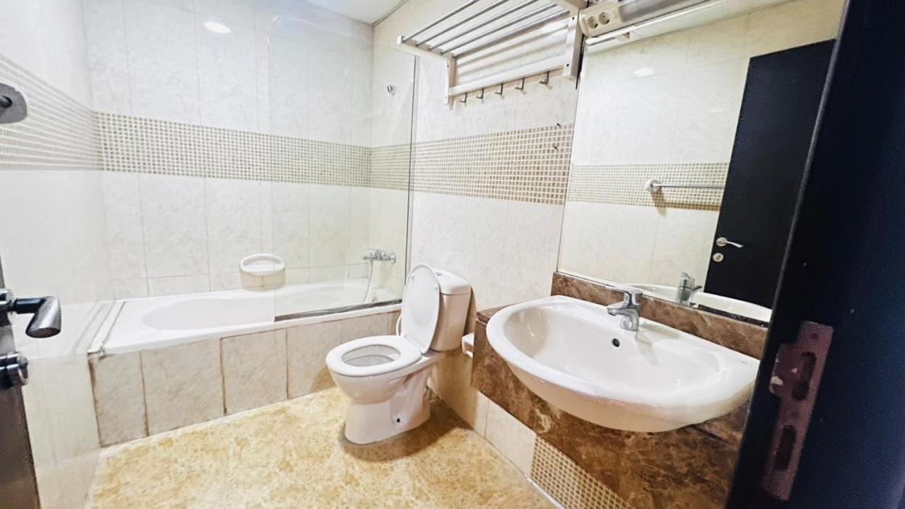 Epic Partition In Barsha Near Metro Homestay