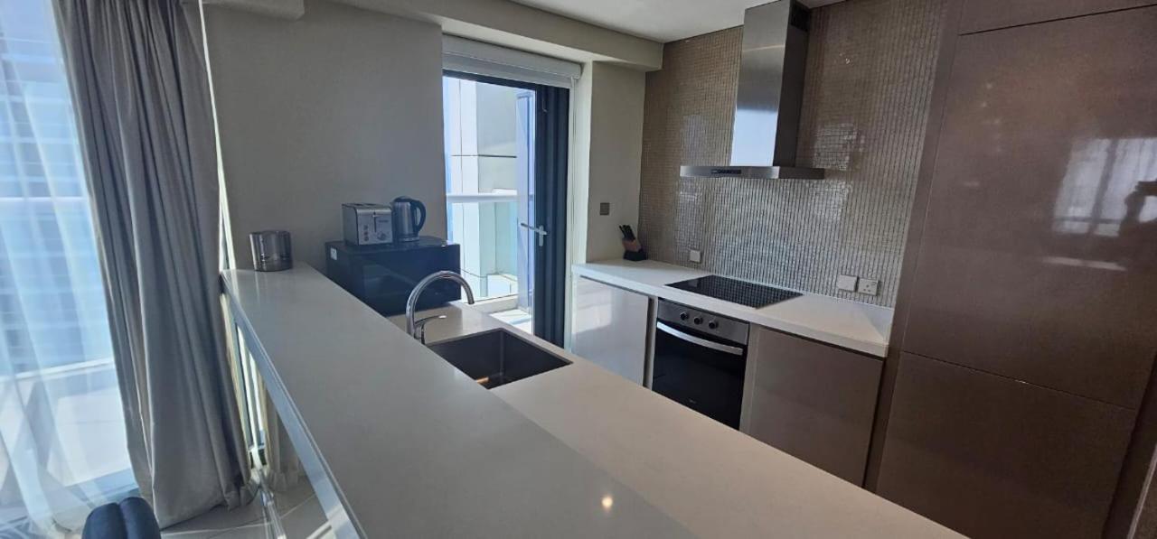 Apartment Paramount Towers - Elegant