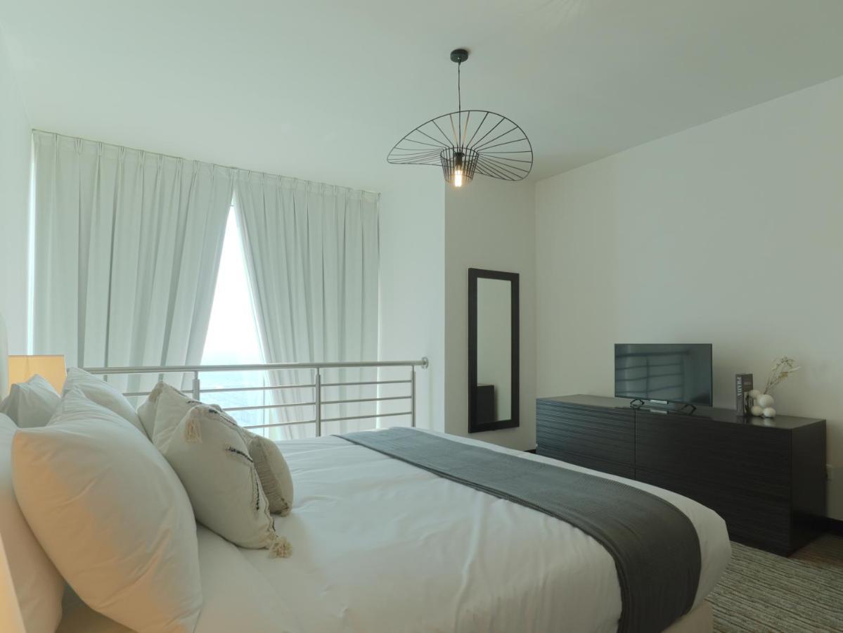 Higuests - Duplex Haven In Laguna Tower With Views * Dubai