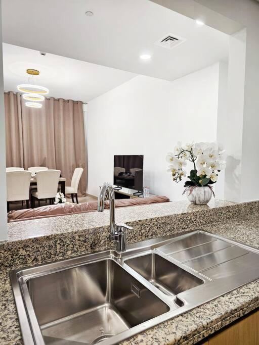 Apartment Luxury Downtown With Burj Khalifa View *