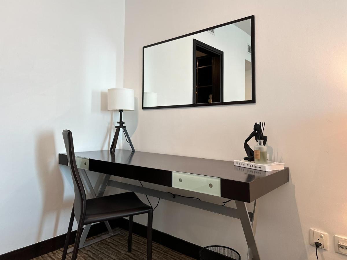 Higuests - Duplex Haven In Laguna Tower With Views Apartment