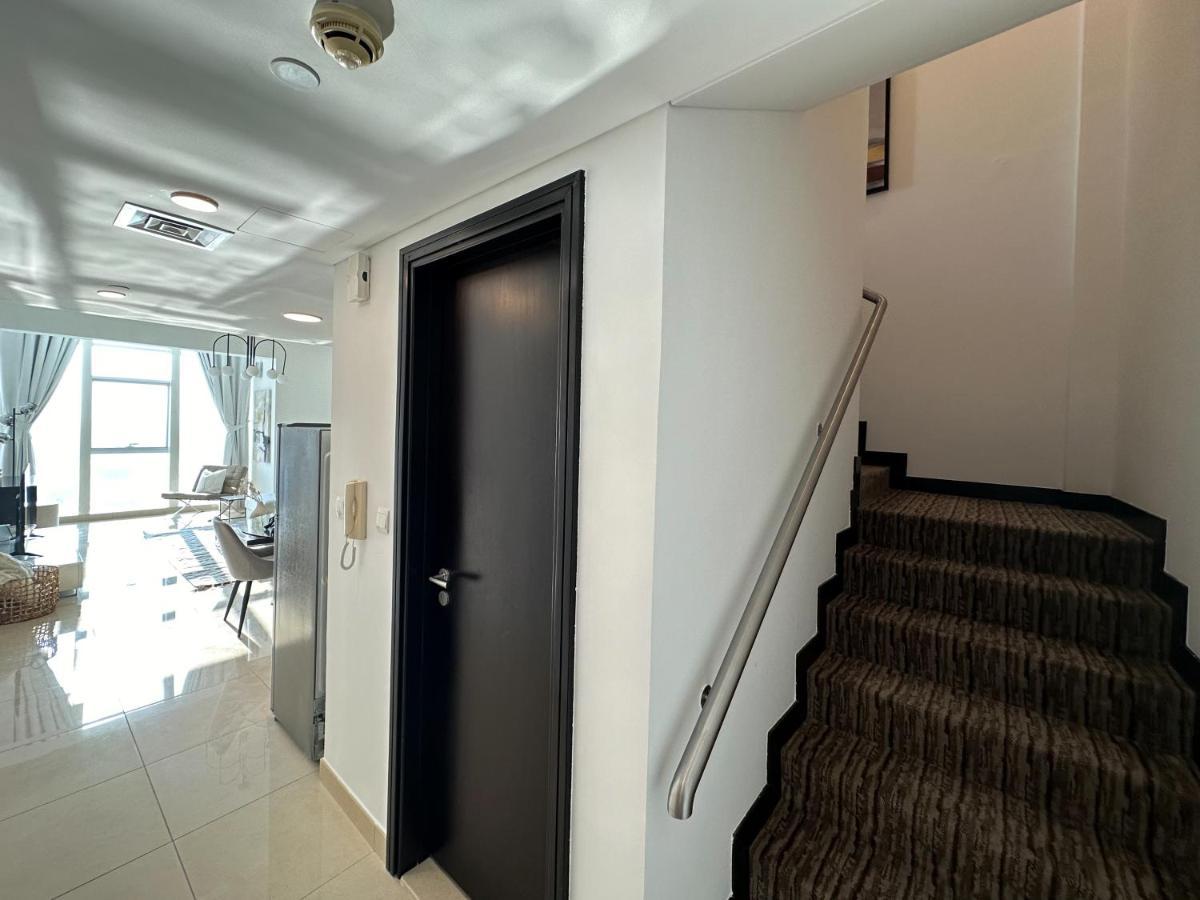 Higuests - Duplex Haven In Laguna Tower With Views