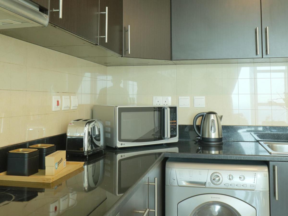 Higuests - Duplex Haven In Laguna Tower With Views Apartment Dubai