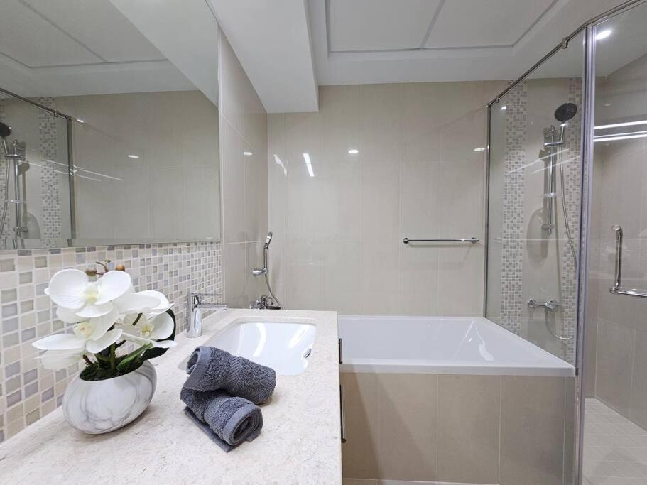 Apartment Luxury Downtown With Burj Khalifa View *