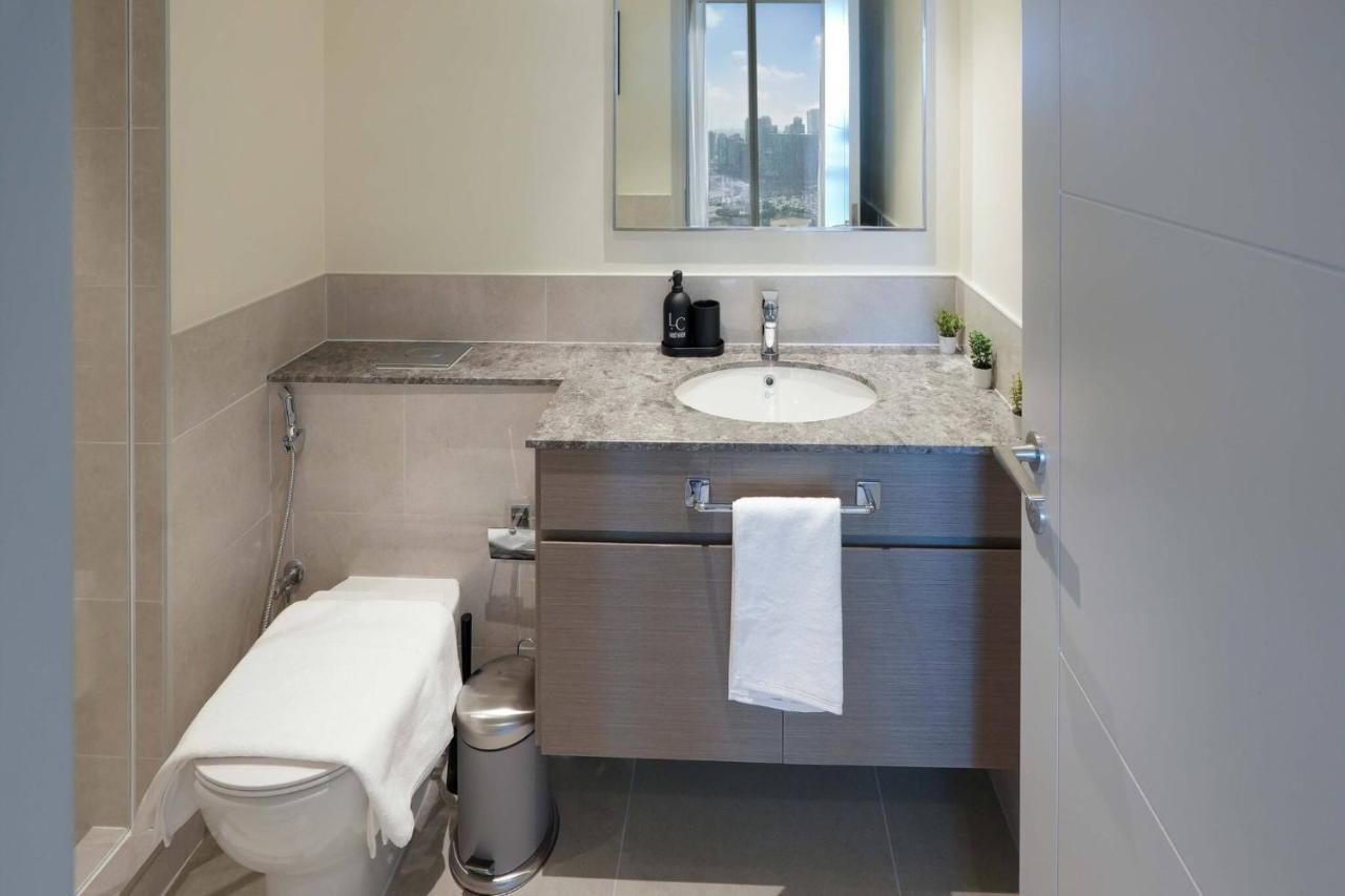 Chic 2-bedroom Downtown Gem *