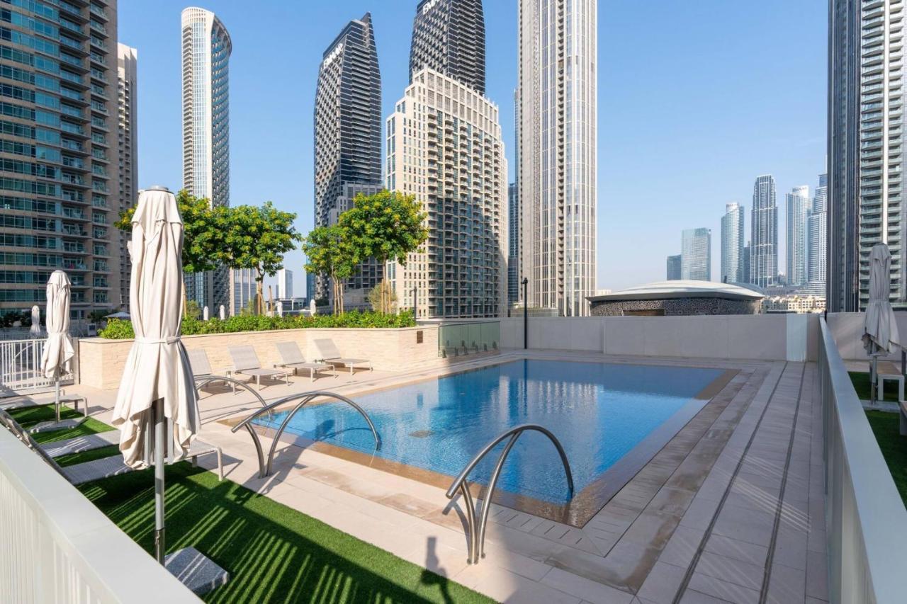 Chic 2-bedroom Downtown Gem *