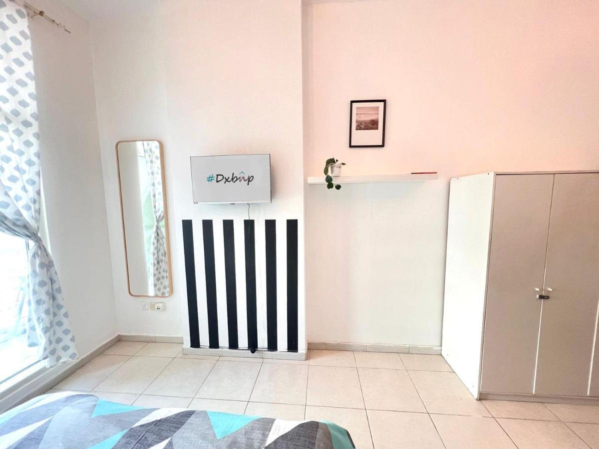 Homestay Huge In Al Barsha 1 Near Mashreq Metro Dubai