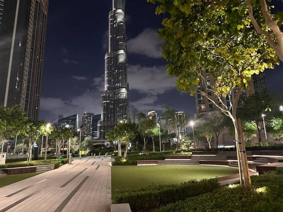 Burj Khalifa View - Modern 1bdr Dubai