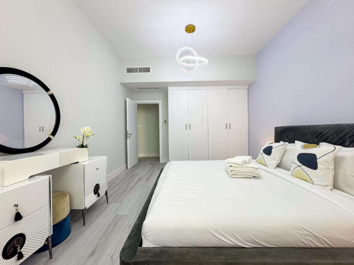 Apartment Spacious 2br In Jbr 5min Walk To The Beach