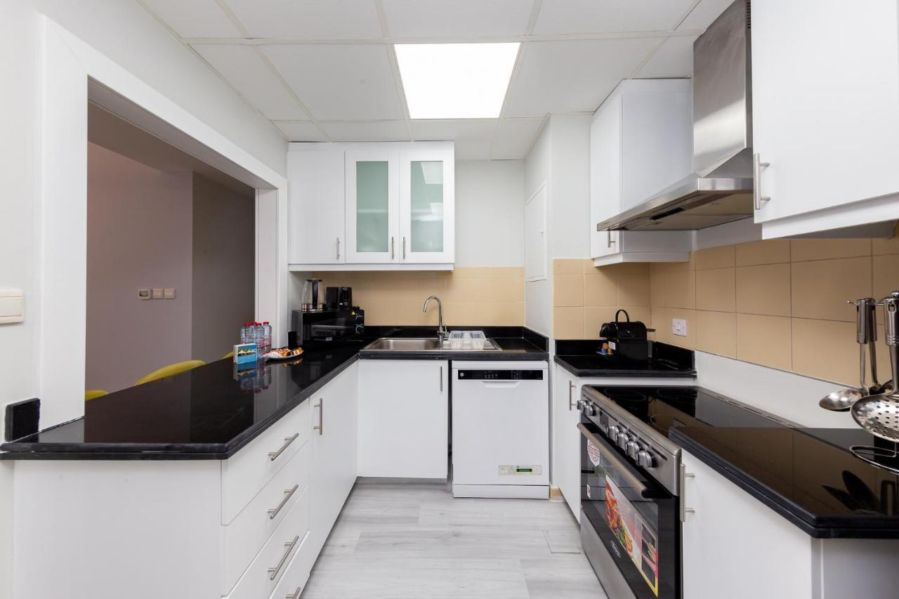 Apartment Spacious 2br In Jbr 5min Walk To The Beach