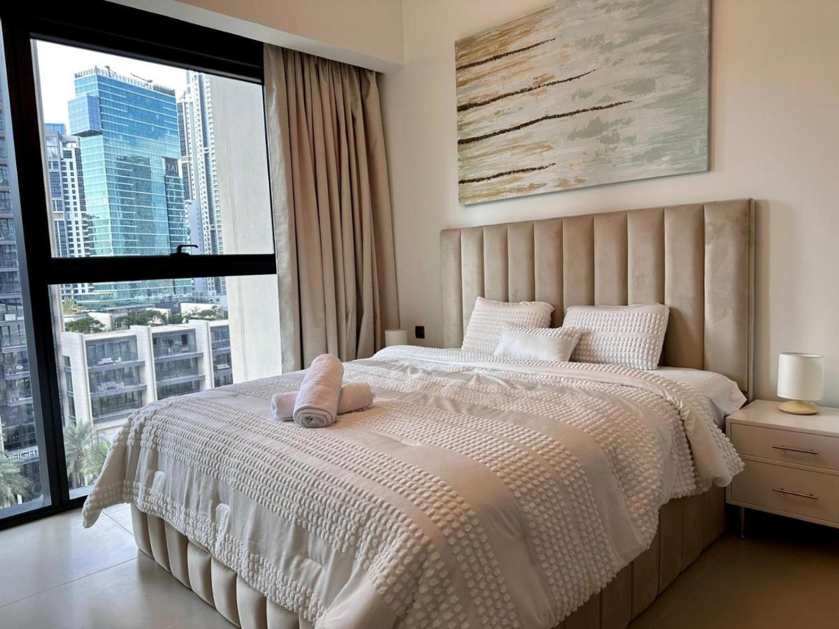 Burj Khalifa View - Modern 1bdr