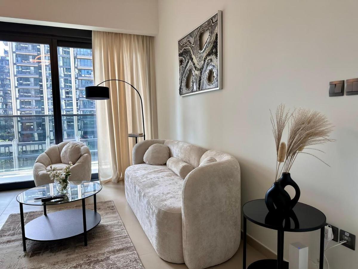 Burj Khalifa View - Modern 1bdr Dubai