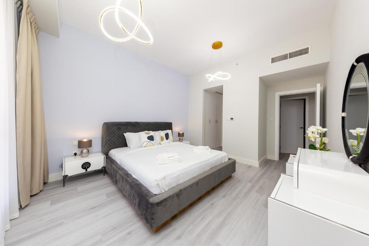 Spacious 2br In Jbr 5min Walk To The Beach Apartment